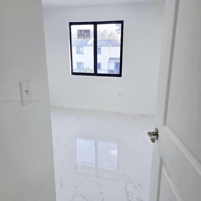 Building Photo - 2731 NW 44th St