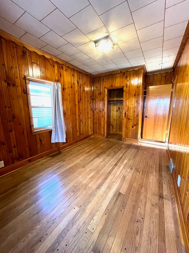 Building Photo - 512 Single Family Home