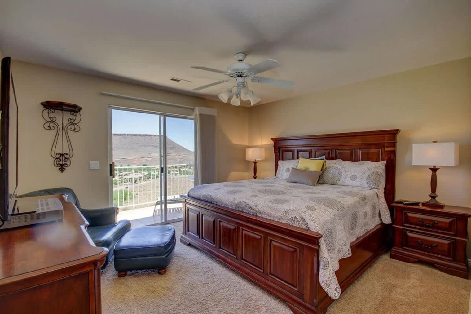 Building Photo - 1845 W Canyon View Dr