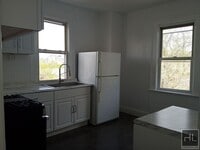 Building Photo - Chestnut St Yonkers