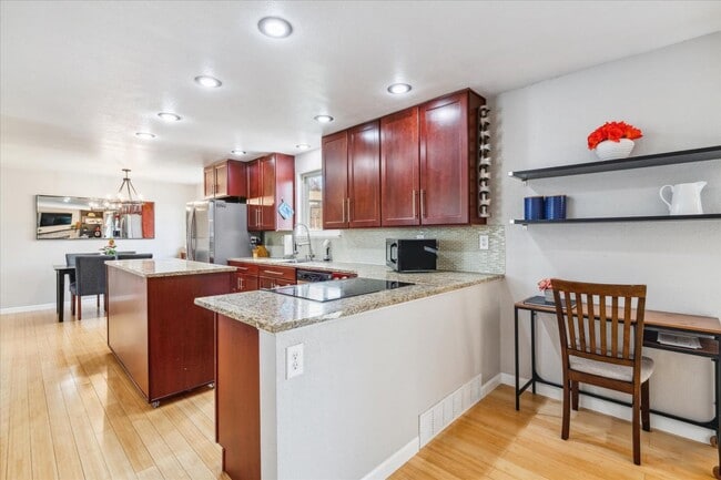 Building Photo - 3306 S Kittredge St