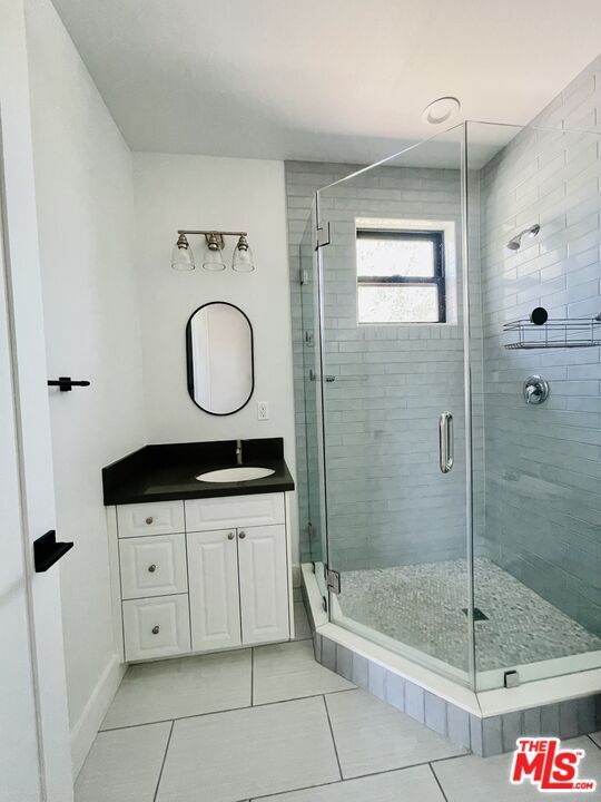 Building Photo - 11922 S Isis Ave