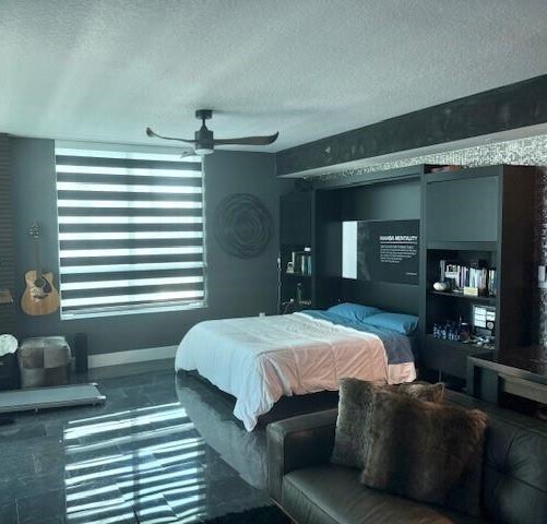 Building Photo - 1900 N Bayshore Dr