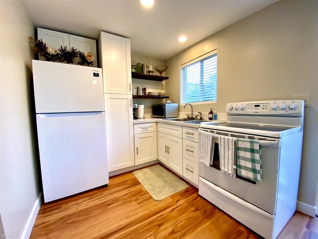 Building Photo - Studio, 1 bath House - 4624 59th Street