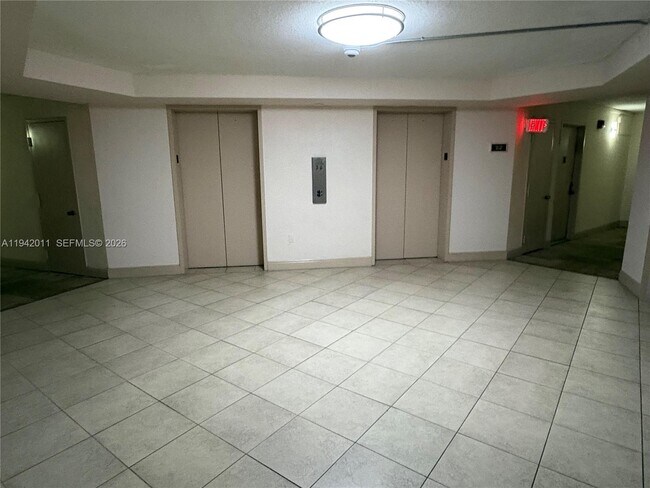 Building Photo - 1200 NE Miami Gardens Dr