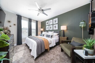 Building Photo - Fully Furnished 1 Bedroom in the heart of Short North!