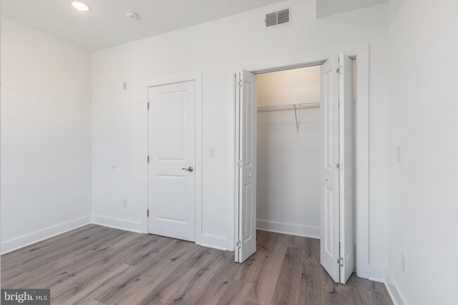 Building Photo - 1423 N 8th St