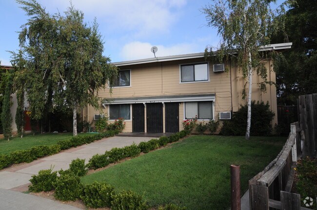 Building Photo - 613 Beta Ct