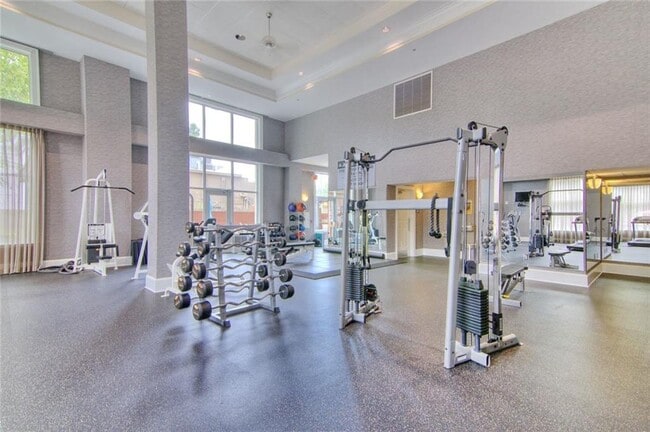 Building Photo - 3820 Roswell Rd NE
