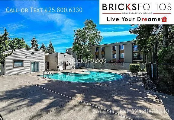 Building Photo - Prime Bellevue Condo, conveniently located...