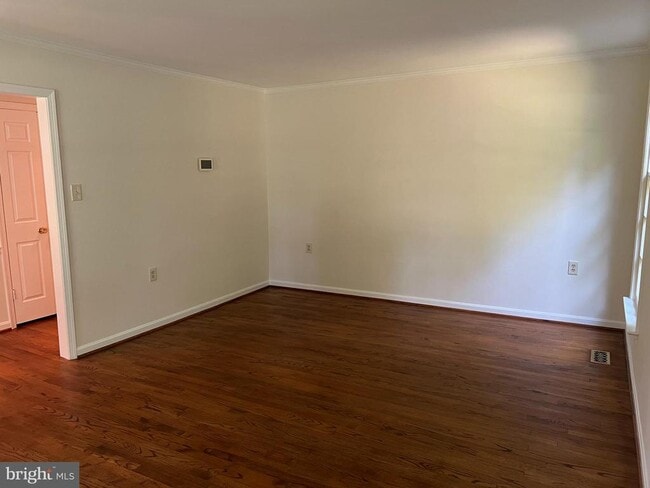 Building Photo - 10101 Alsace Ct