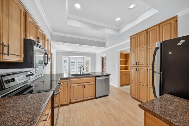 Building Photo - 2318 Park Cir