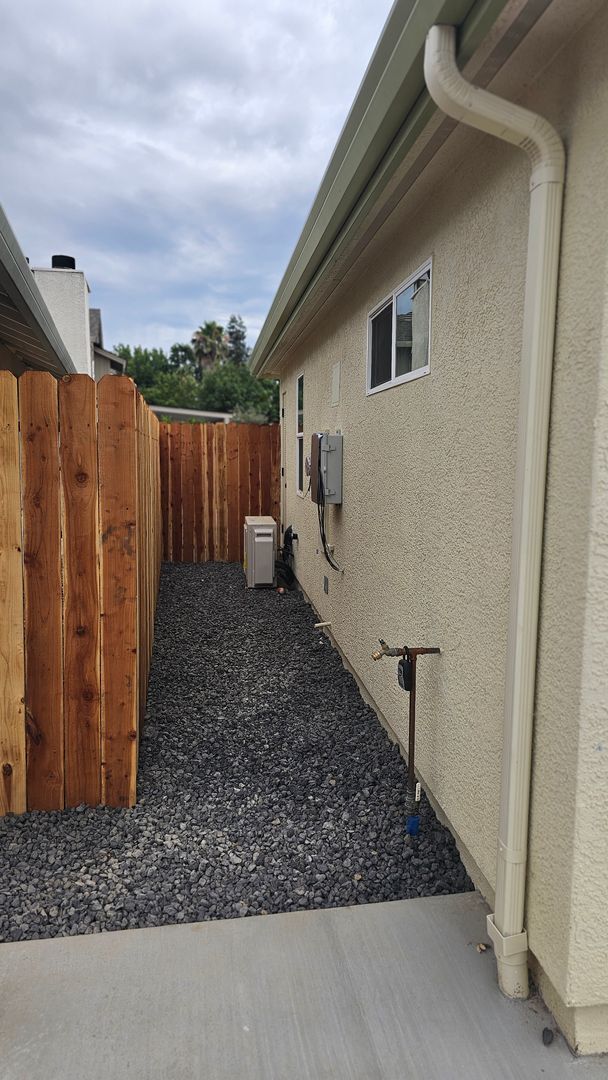 Building Photo - 376 Marna Dr
