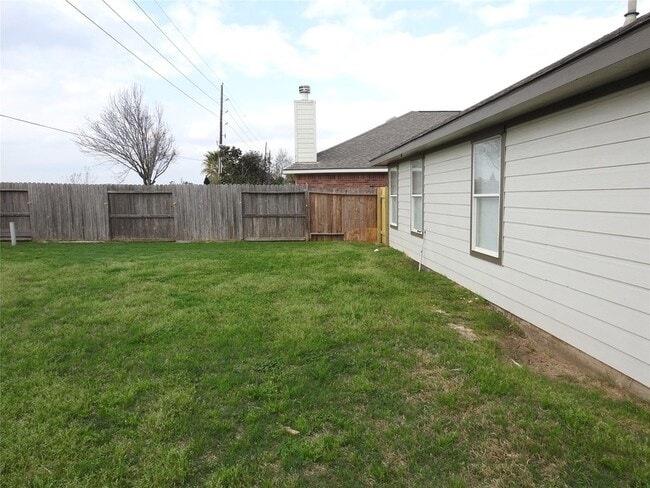 Building Photo - 6207 Pleasant Stream Dr