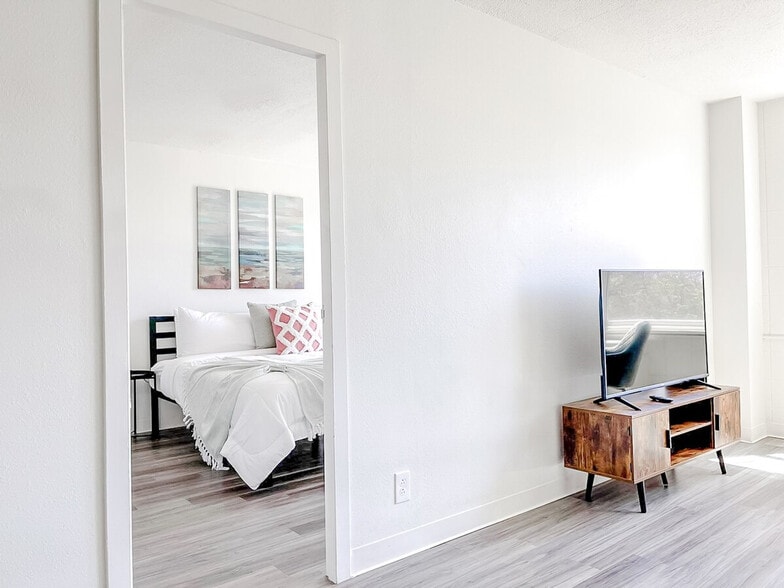 Building Photo - 2515 Burnet Ave