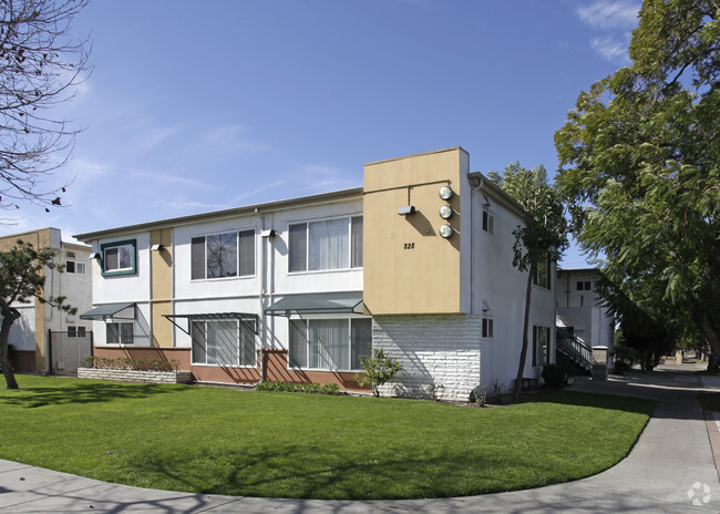 Primary Photo - Wakeham-Grant Apartments