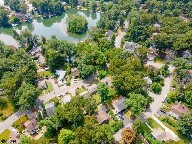 Building Photo - 31 Oliver Pl