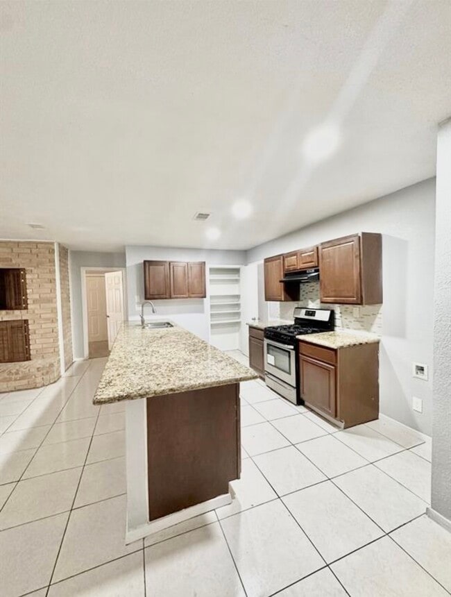 Building Photo - 16110 White Star Dr