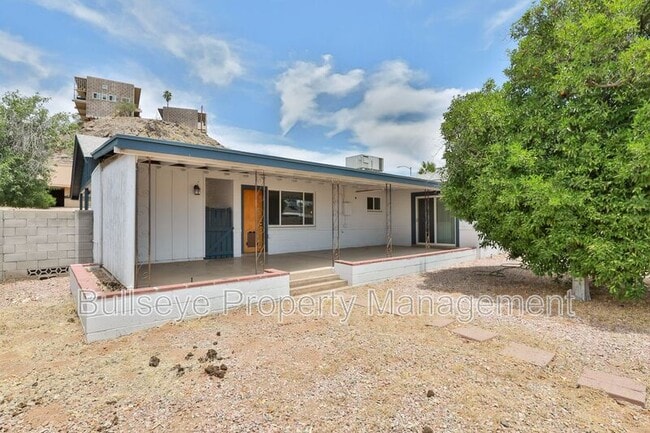 Building Photo - 1037 E El Caminito Dr