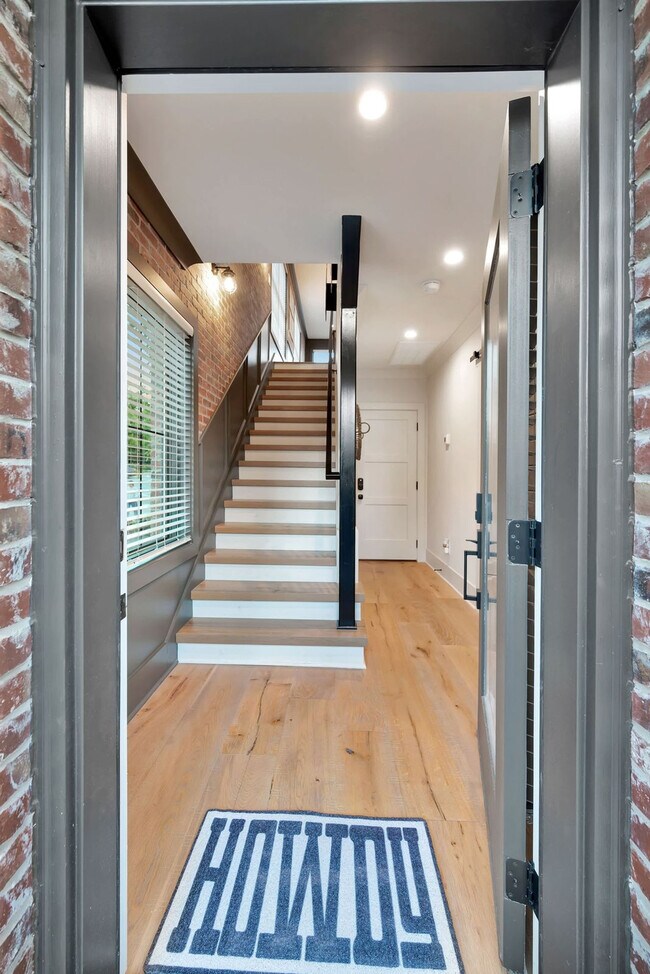 Building Photo - 1701 Portland Ave