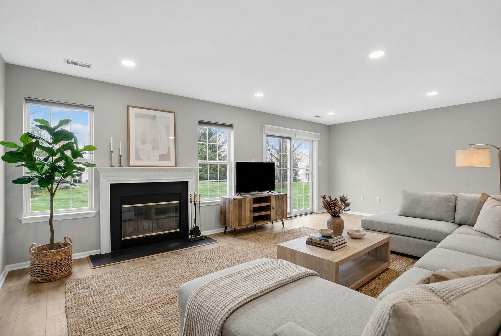 Building Photo - 2801 Harvard Ct