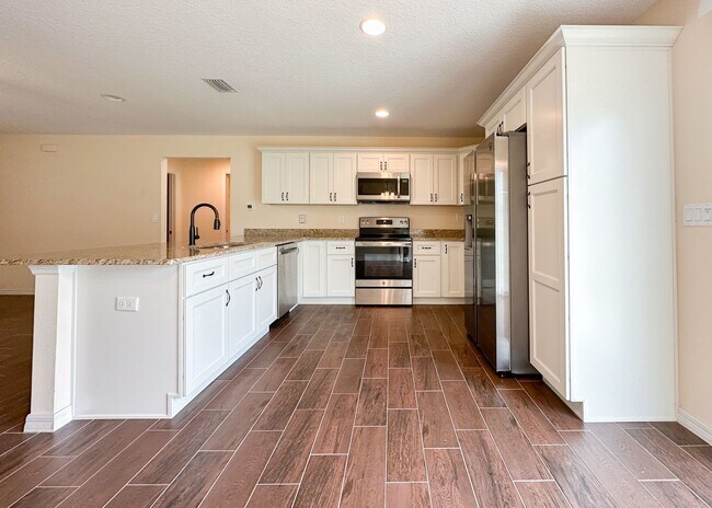 Building Photo - 2680 SW 156th Ln