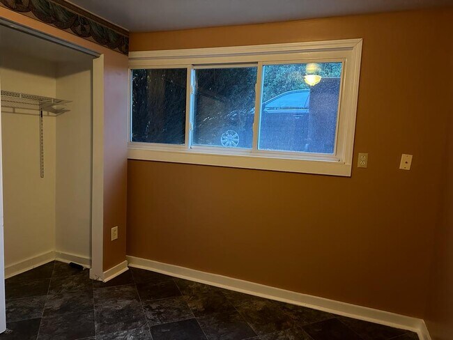 Building Photo - 662 Bailey Dr