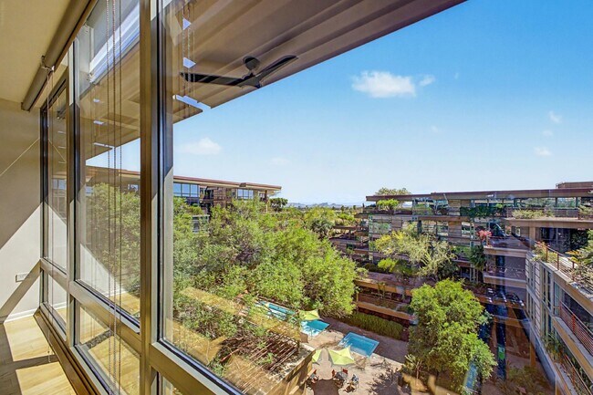 Building Photo - 7151 E Rancho Vista Dr