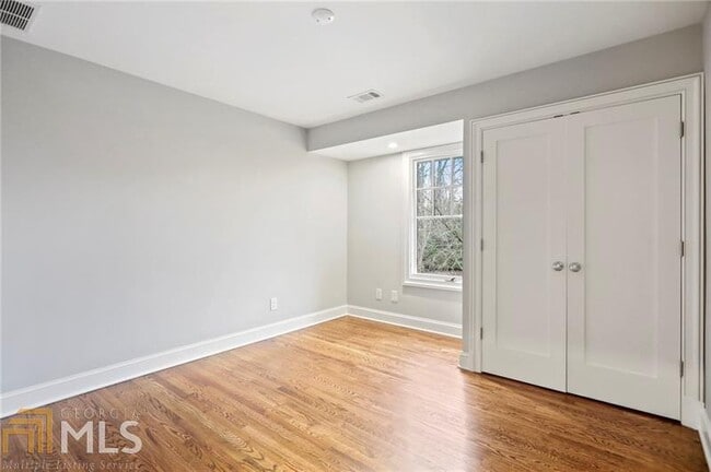 Building Photo - 1309 Stillwood Dr NE
