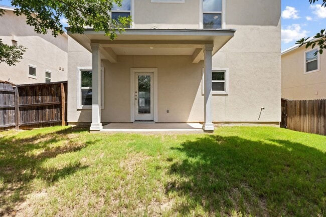 Building Photo - 3 Bedrooms and 2.5 Bathrooms located in Ca...