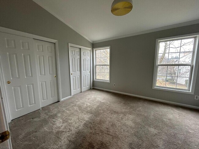 Building Photo - 450 Hartford Dr