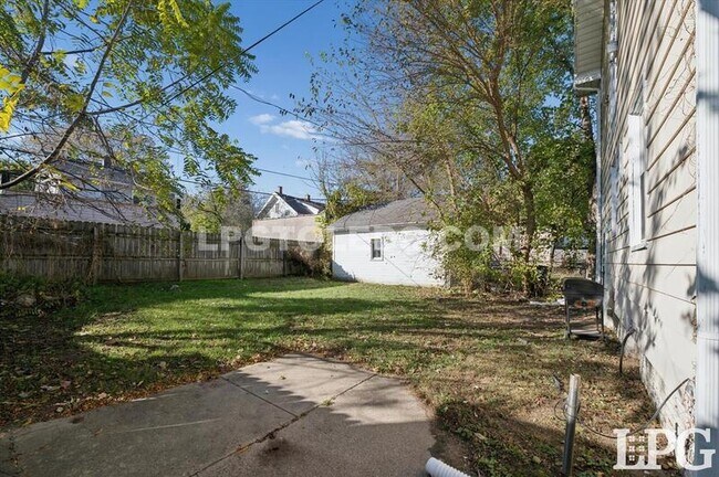 Building Photo - 4017 Overland Pkwy