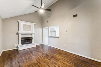 Building Photo - Charming 2 Bedroom, 2 Bath with Extra Loft Space Available Now!