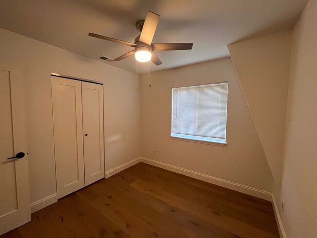 Building Photo - Bright and Spacious 3-Bedroom Home in the Heart of South Davis