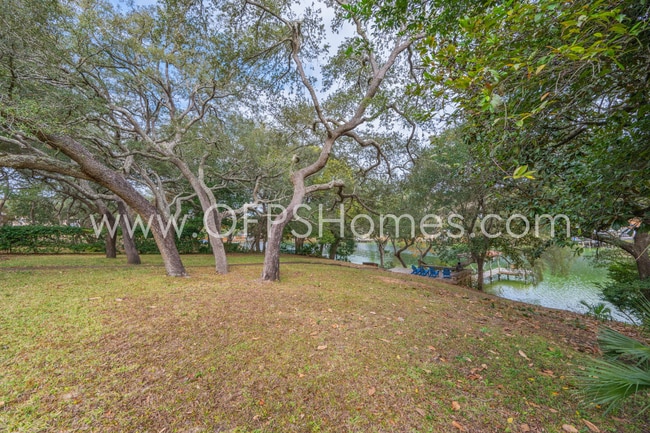 Building Photo - Bayou-Front Home w/ Dock