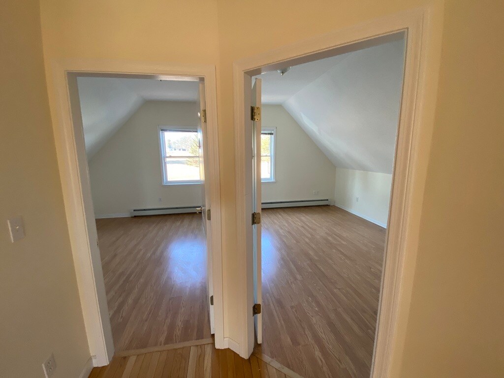Upstairs bedrooms from loft landing - 3875 Union St