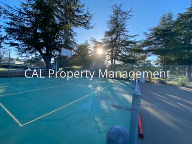 Building Photo - 2 Bed/ 2 Bath Condominium Coming Soon!