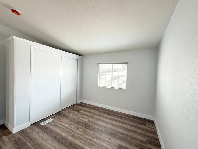 Building Photo - 4 Magnolia Via