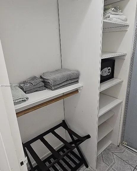 Building Photo - 100 Lincoln Rd