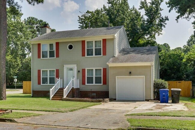 Building Photo - 3800 Sunset Point