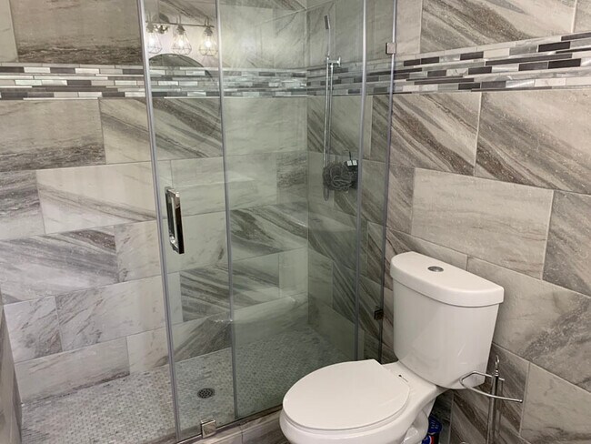 Building Photo - 3406 Bristol Ct