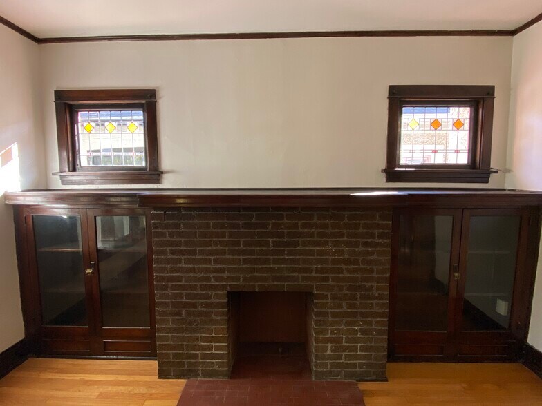 Building Photo - 607 N Humphrey Ave