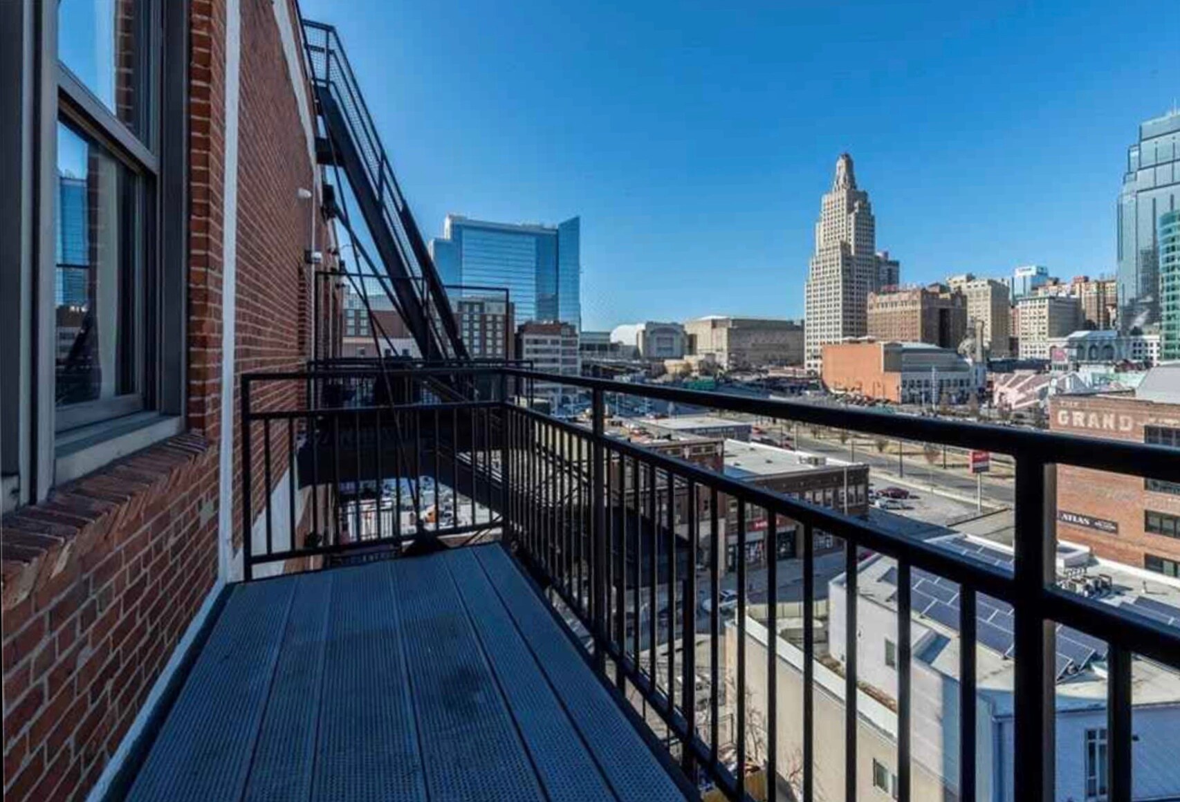 Building Photo - 1535 Walnut St Unit 701