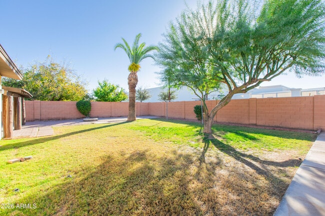 Building Photo - 1813 E Ellis Dr