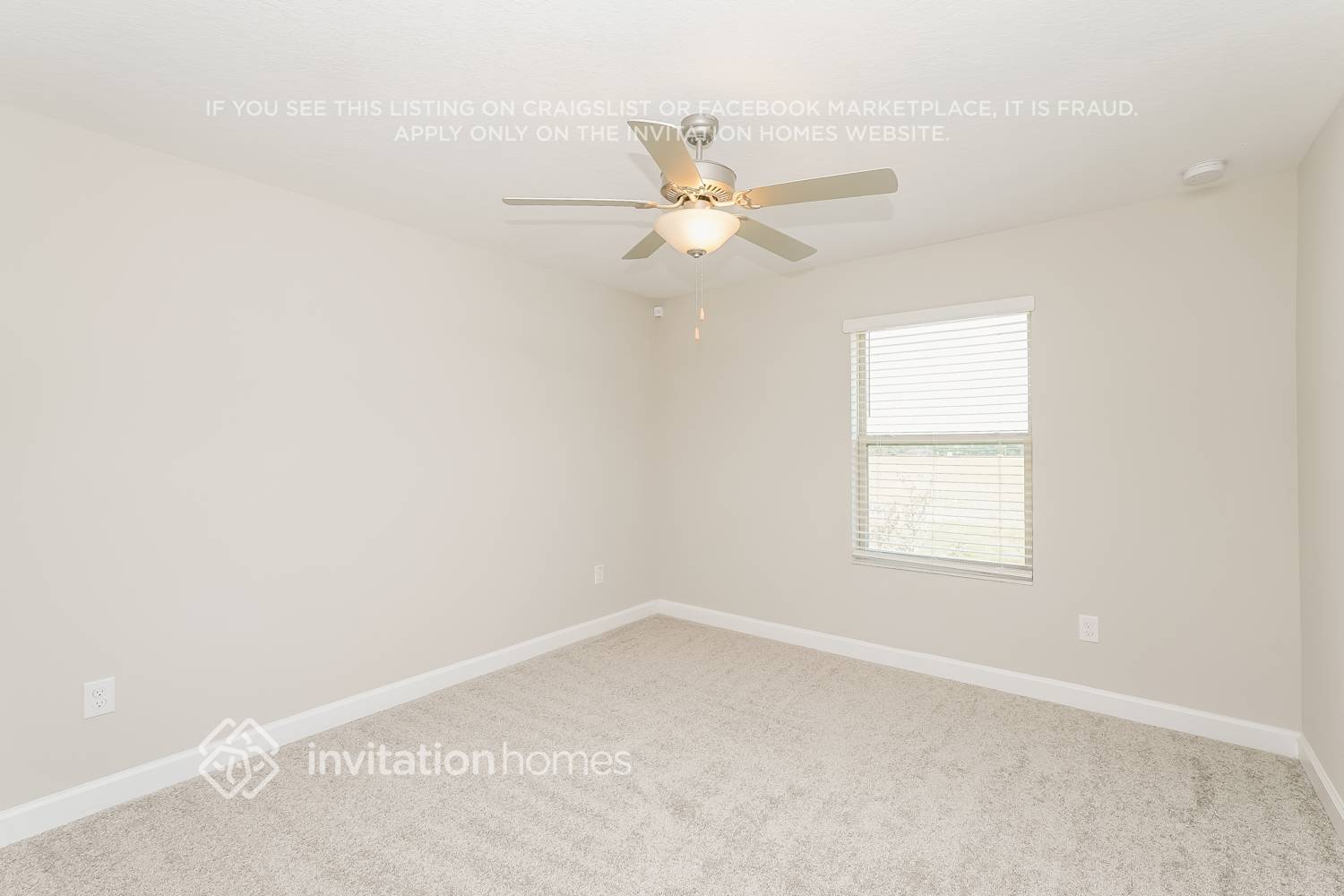 Building Photo - 2900 Coach Manors Way