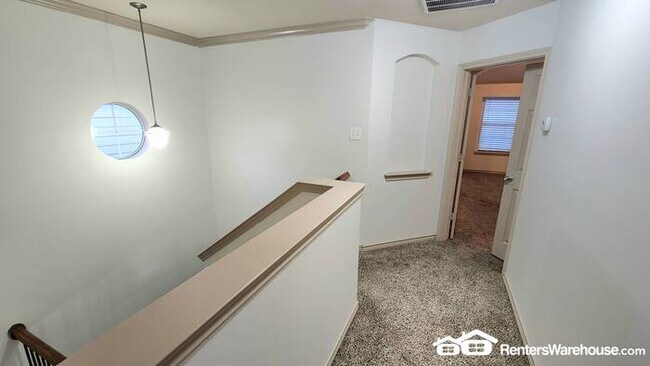Building Photo - Beautiful Townhome in Euless!!
