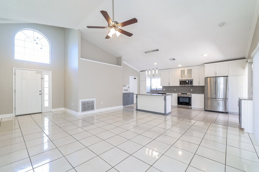 Building Photo - 2200 Country Field Way