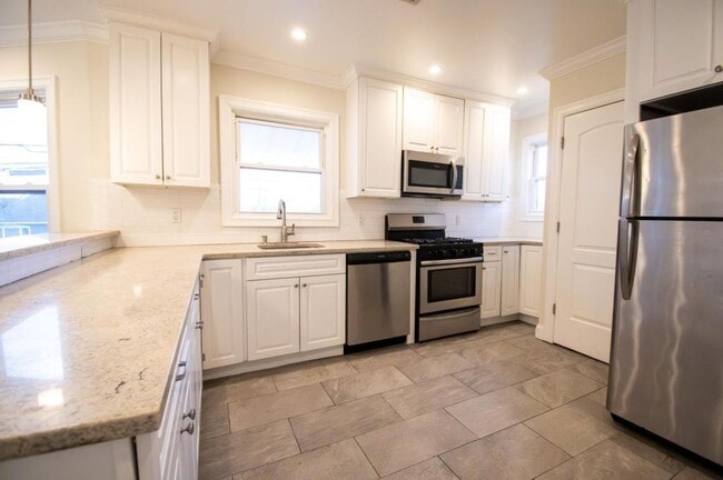 Building Photo - 3159 Milburn Ave