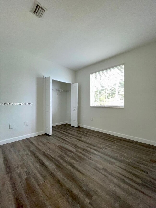 Building Photo - 2637 SE 16th Terrace