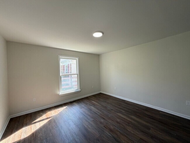 Building Photo - 908 Rives St